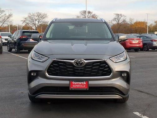 2025 Toyota Highlander Platinum