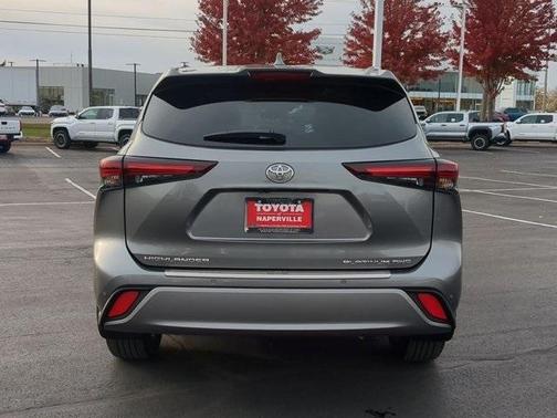 2025 Toyota Highlander Platinum