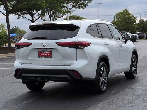 Wind Chill Pearl 2022 Toyota Highlander XLE