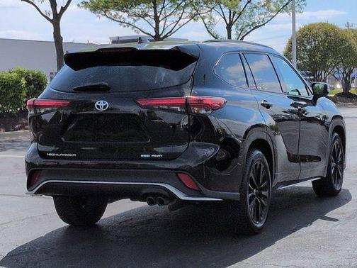 Midnight Black Metallic 2023 Toyota Highlander XSE