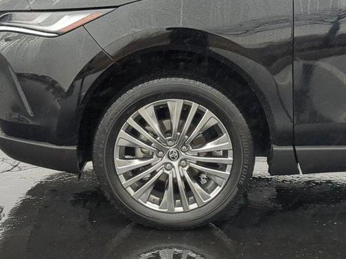 2023 Toyota Venza XLE