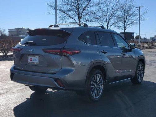 2025 Toyota Highlander Hybrid Limited