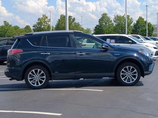 2018 Toyota RAV4 Hybrid SE