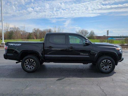 Midnight Black Metallic 2021 Toyota Tacoma TRD Sport