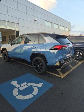 2024 Toyota RAV4 Hybrid SE
