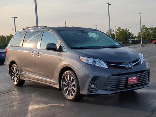 2018 Toyota Sienna XLE Premium