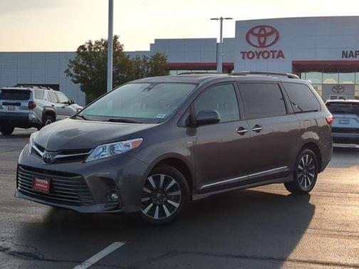 2018 Toyota Sienna XLE Premium