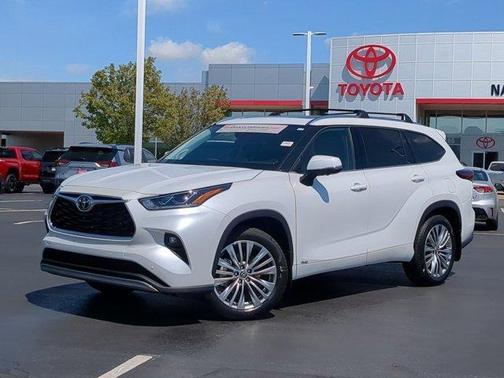2025 Toyota Highlander Hybrid Platinum