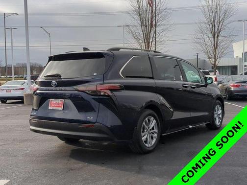 2025 Toyota Sienna XLE