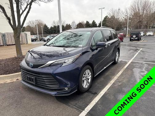2025 Toyota Sienna XLE