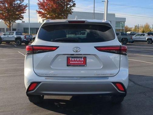 2023 Toyota Highlander Platinum