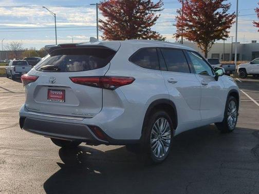 2023 Toyota Highlander Platinum