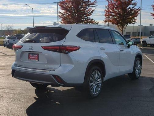 2023 Toyota Highlander Platinum