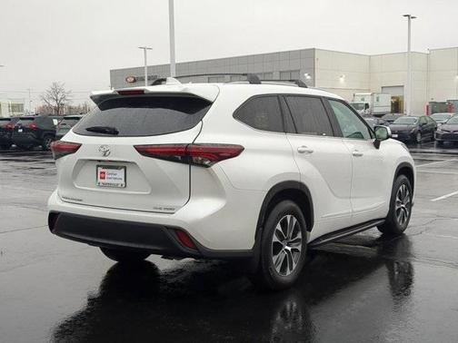 2025 Toyota Highlander XLE