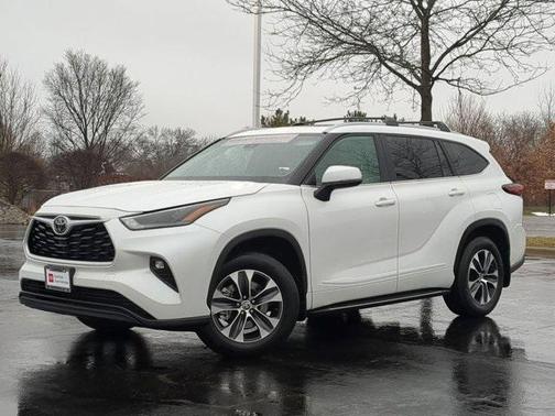 2025 Toyota Highlander XLE