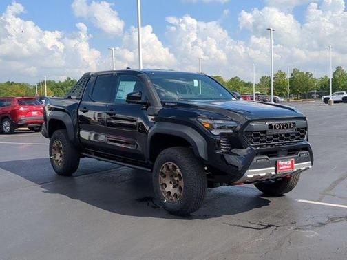 2025 Toyota Tacoma Hybrid Trailhunter