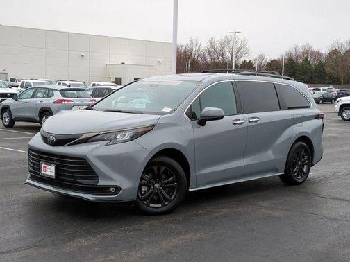 2024 Toyota Sienna Woodland Edition
