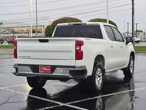 Summit White 2024 Chevrolet Silverado 1500 LT