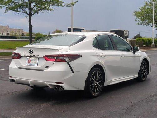 Ice Cap 2023 Toyota Camry SE
