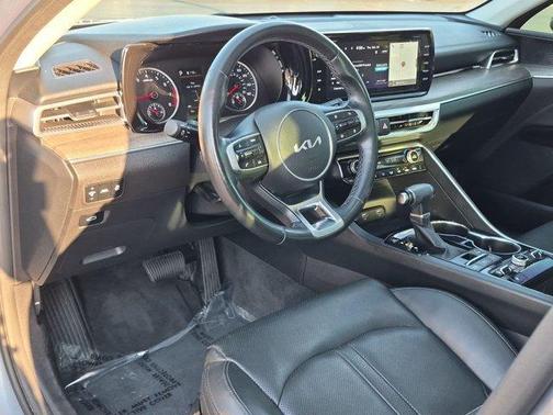 Everlasting Silver 2023 Kia K5 EX