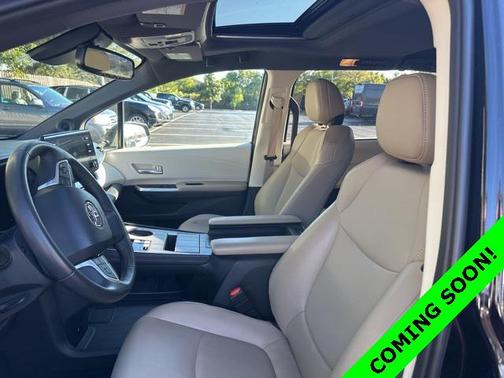 2022 Toyota Sienna XLE 7 Passenger