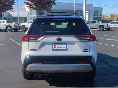 2023 Toyota RAV4 Hybrid SE