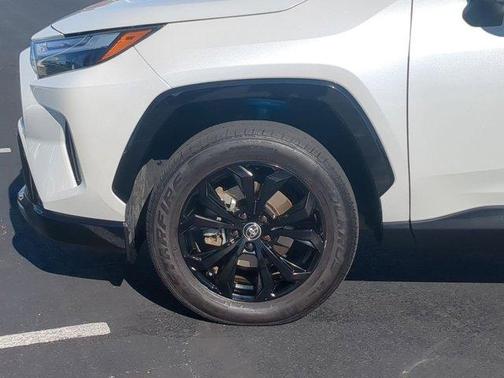 2023 Toyota RAV4 Hybrid SE