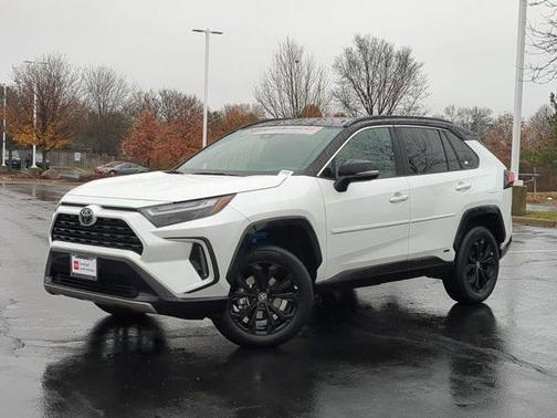 2025 Toyota RAV4 Hybrid SE