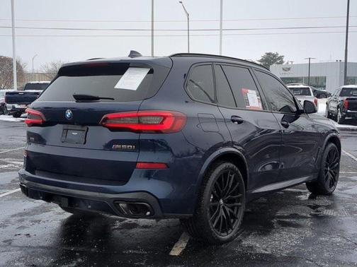 2022 BMW X5 M50i