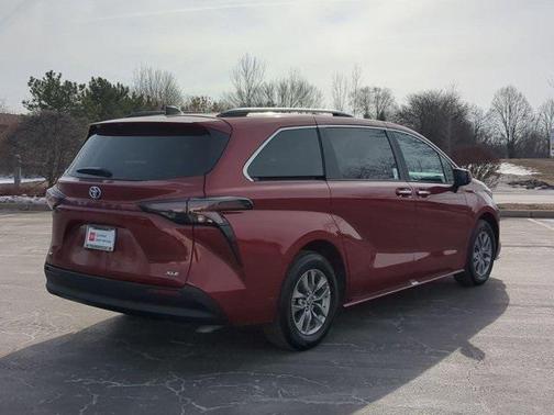 2025 Toyota Sienna XLE