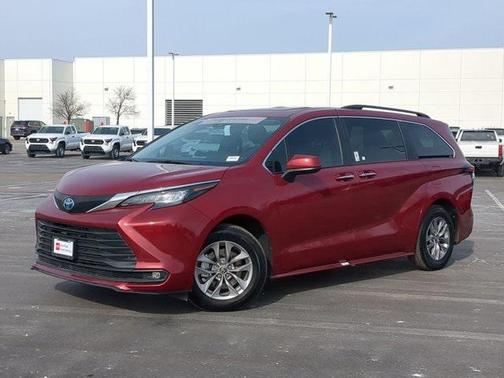 2025 Toyota Sienna XLE