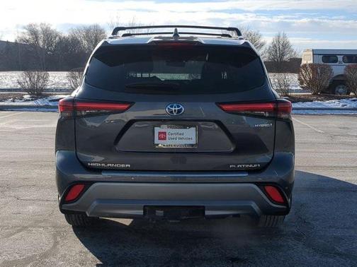 2023 Toyota Highlander Hybrid Platinum