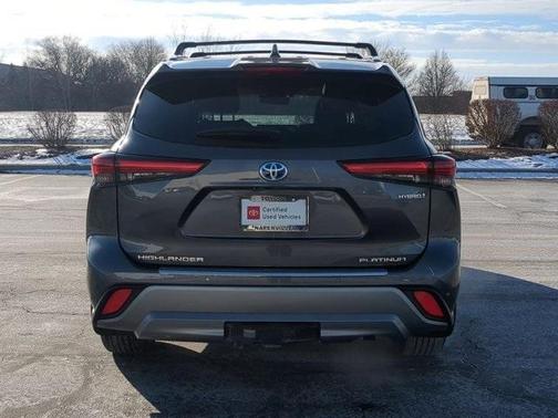 2023 Toyota Highlander Hybrid Platinum