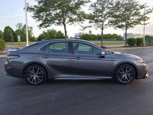 2024 Toyota Camry Hybrid SE