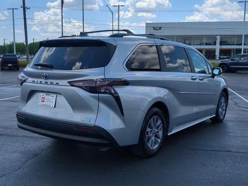 2024 Toyota Sienna XLE 7 Passenger