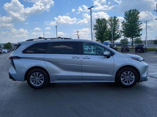 2024 Toyota Sienna XLE 7 Passenger