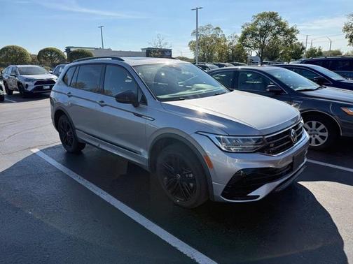 2022 Volkswagen Tiguan 2.0T SE R-Line Black 4MOTION
