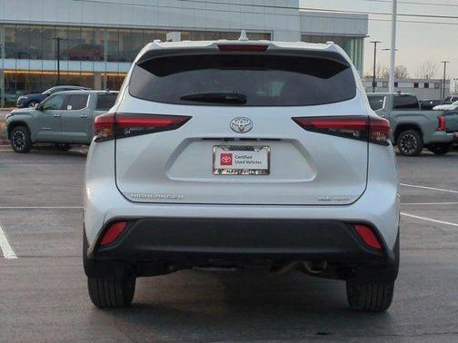 2025 Toyota Highlander XLE