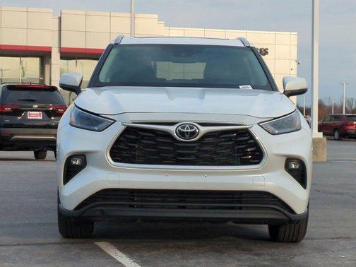 2025 Toyota Highlander XLE