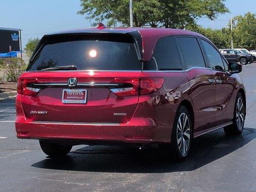 Radiant Red Metallic II 2023 Honda Odyssey Touring