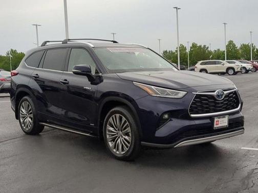 2021 Toyota Highlander Hybrid Platinum