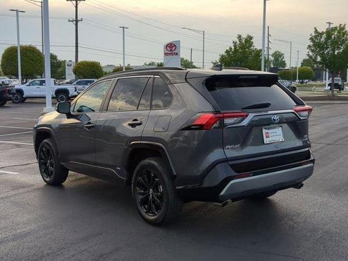 2024 Toyota RAV4 Hybrid SE