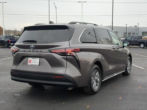 2022 Toyota Sienna XLE