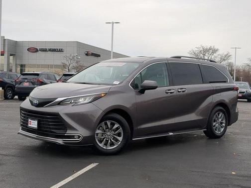 2022 Toyota Sienna XLE