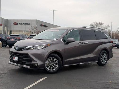 2022 Toyota Sienna XLE