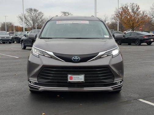 2022 Toyota Sienna XLE