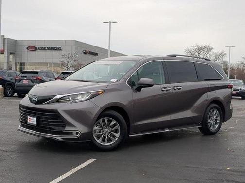 2022 Toyota Sienna XLE