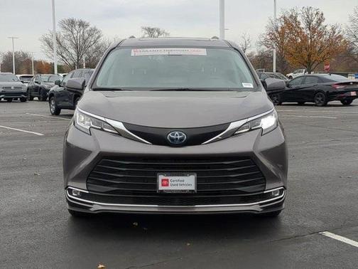 2022 Toyota Sienna XLE