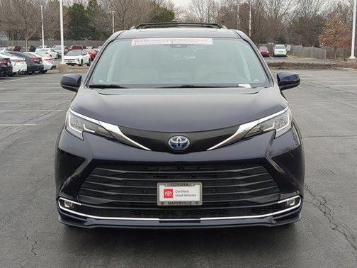 2021 Toyota Sienna XLE 8 Passenger