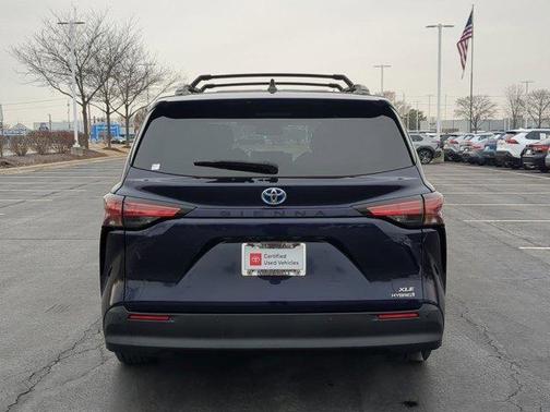 2021 Toyota Sienna XLE 8 Passenger
